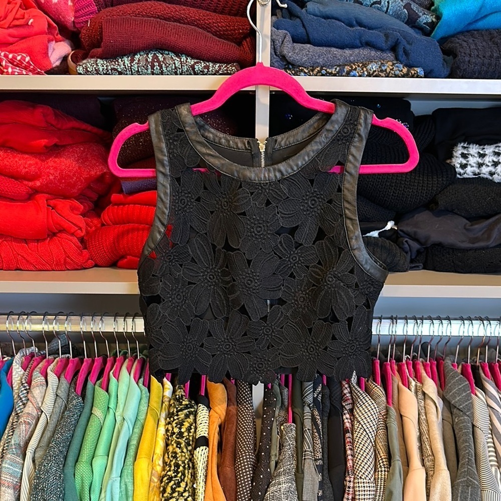 Do & Be black embroidered faux leather trim sleeveless crop top size XS